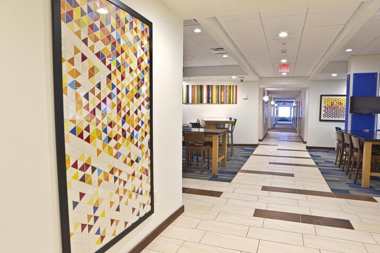 Holiday Inn Express Rochester Hills By Ihg Экстерьер фото