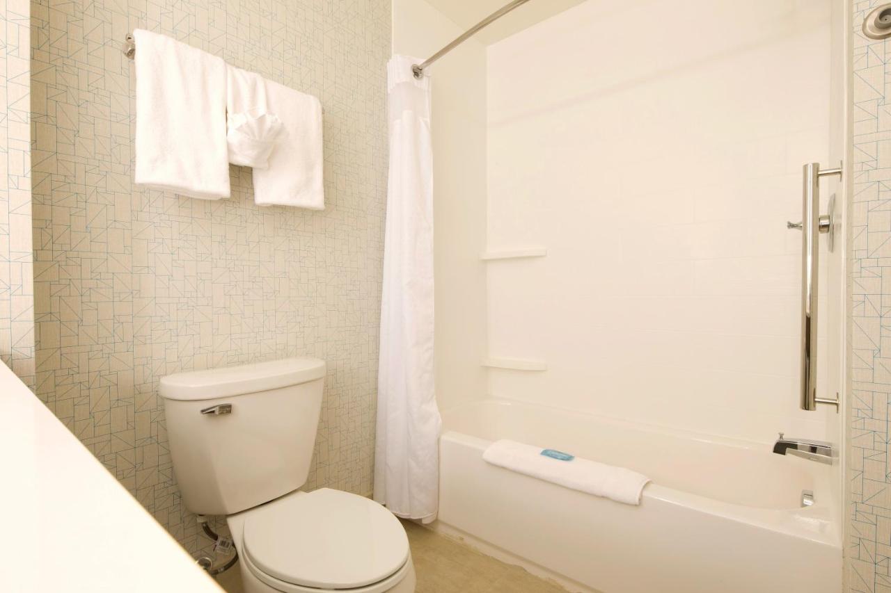Holiday Inn Express Rochester Hills By Ihg Экстерьер фото